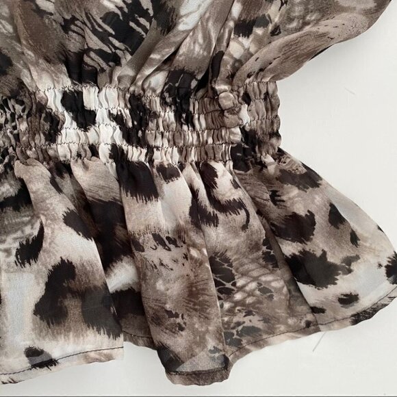 Kenneth Cole animal print top, popover style, sheer,  loose fitting - Picture 6 of 9